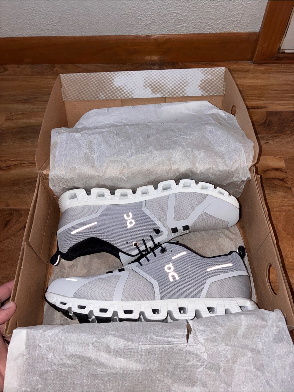 On Cloud 5 Women’s Waterproof Athletic Running Shoe Sneakers, gray- size 10 - Picture 12 of 13